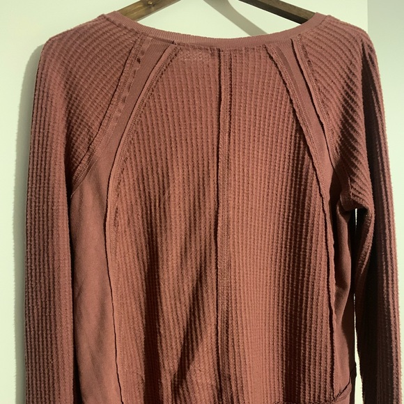 Nearly new Dex v-neck long sleeve waffle shirt - Picture 2 of 5
